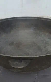 دیگه چدنی قدیمی
