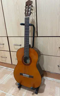 گیتار یاماها C70