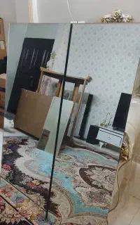 دو آینه قدی و یک آینه کوچک