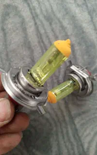 لامپ لیمویی