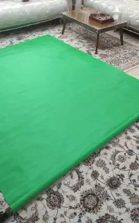 پرده سبز کروماکی+پایه فون زنجیری/تمیز و اقتصادی