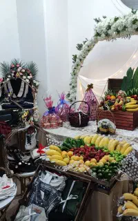 اجاره میزو صندلی ولوازم عقد و عروسی و بادکنک آرایی