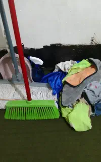 نظافتچی و کارگر هستم روزی ۷۰۰