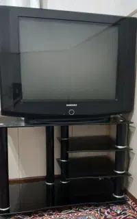 تلوزیون ۲۹ اینچ با میز