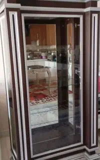 ویترین ‌شیشه ای ‌آینه دار‌مناسب ‌منزل‌ومغازه