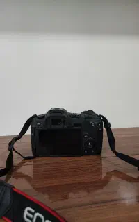 دوربین Canon EOS R8 به همراه لنز RF 50mm f/1.8