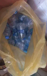 بطری آب معدنی تمیز