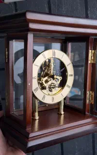 ساعت رو میزی چرخ دنده ای شوبرت