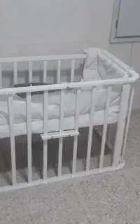 تخت کنار مادر