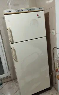مقداری وسایل خانه، منزل