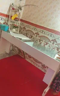 فروشی میز برای مغازه و اریشگاه بدرد میخوره
