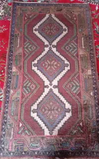 فرش دست‌باف سه گل