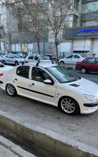 پژو 206 sd v8 فول لوازم و پنوماتیک