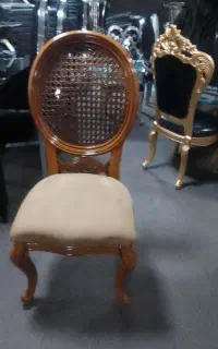 صندلی دیواری سپنتا