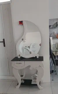 آینه  وکنسول