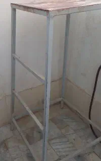 چهار پایه اهنی