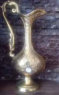 گلاب پاش و ساعت رومیزی برنز