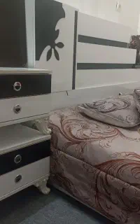 تخت دونفره با پاتختی و روتختی