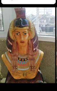مجسمه کلوپاترا دکوری یا به صورت میز استفاده میشه
