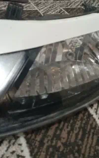 چراغ سمت راننده (سمت چپ) سالم  به همراه لامپ