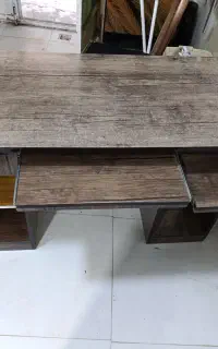 میز کامپیوتر سالم