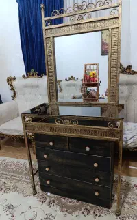 میز و آینه ،دراور
