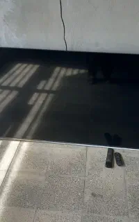جی وی سی 65 اینج پنلش ضربه خورده