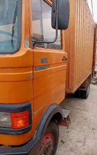بنز خاور  ۸۳ تازه تعمیر  بدون رکن