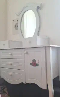 تخت یک نفره با میز آرایش،آینه،کنسول،تشک و روتختی