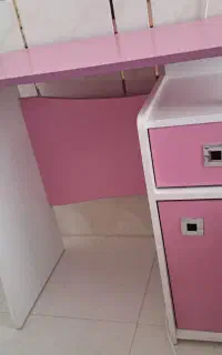 صندلی چرخدار و میز