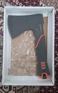 تبر مسافرتی یک تیکه Gerber Survival با غلاف