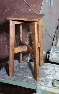 چهارپایه چوبی