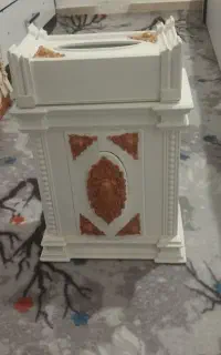 باسلام یک جادستمال کاغذی با سطل