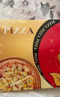کاغذ  گلاسه ۴ رنگ مناسب زیر پیتزا  (رستورانی )