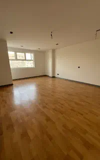 ۱۴۰متر اداری نبش سوم طلافروشا قولنامه