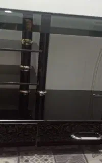 میز تلویزیون شیشه ای