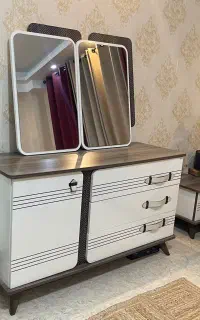 کنسول و آینه