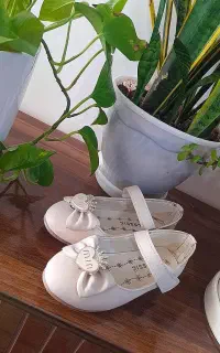 دو جفت کفش مجلسی و اسپورت دخترانه ۳۰