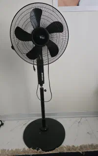 پنکه ایستاده