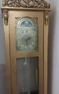 ساعت چوبی در حدنو
