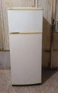 فروش یخچال کاملن سالم ۲درب بدون برفک