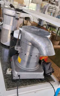 دستگاه آبمیوه گیری