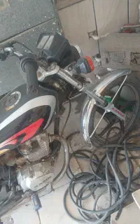 متور سیکلت 200 تمیز بدون هیچ مشکلی