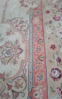 یک تخته فرش3×4 کرم جنس اعلا می‌باشد