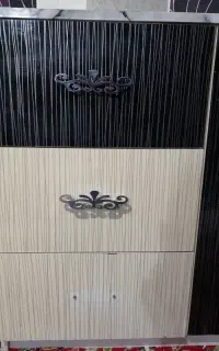 یک عدد میز سالم