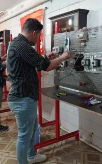 برقکار ساختمان با مدرک فنی حرفه ای