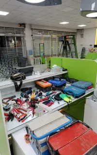 برقکار .برق کار صنعتی و ساختمان