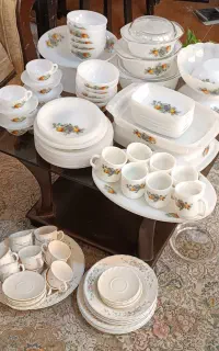 ظروف گل میوه فرانسه و گل ویکتوریا
