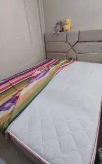 تشک رویال ۲۰۰ در ۱۶۰ به همراه کفی تخت فلزی کاملانو