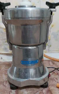 ابمیوه گیری ای تک